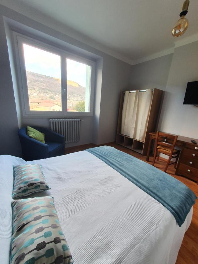 Chambre privée du Majestic Saint-Affrique Extérieur photo