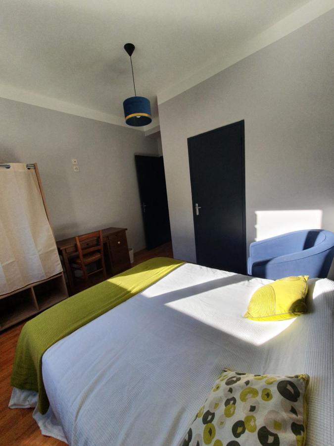 Chambre privée du Majestic Saint-Affrique Extérieur photo